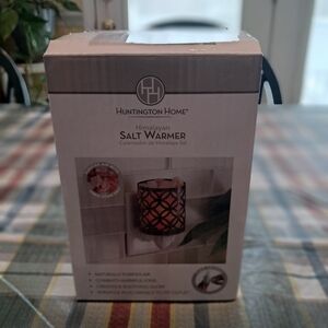 NIB- Huntington Home Salt Warmer with Black Decorative Cage and Pink Salt Glow
